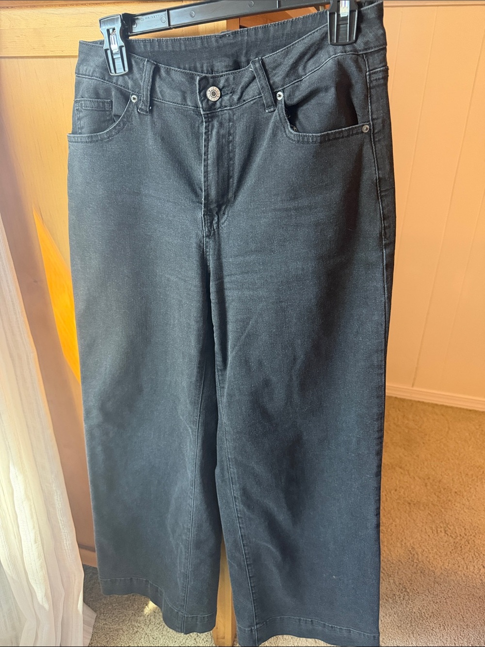 Black Wide-Leg Jeans Size 8